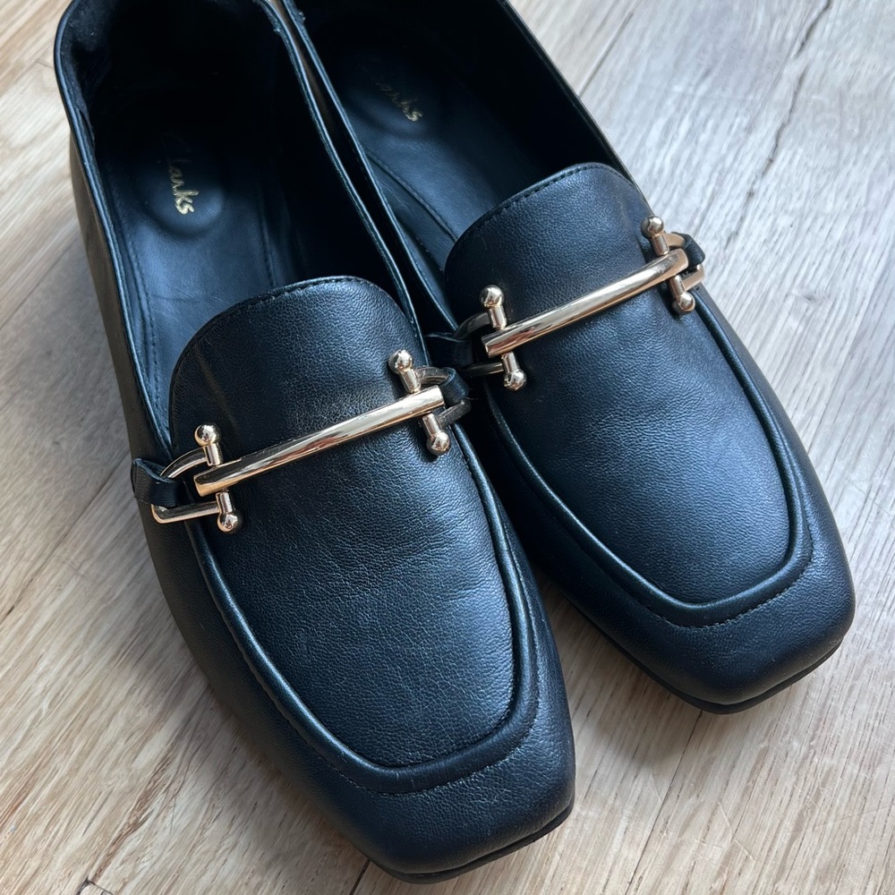 Clarks black loafer